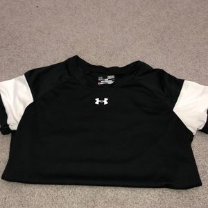 under armour black and white loose workout tshirt